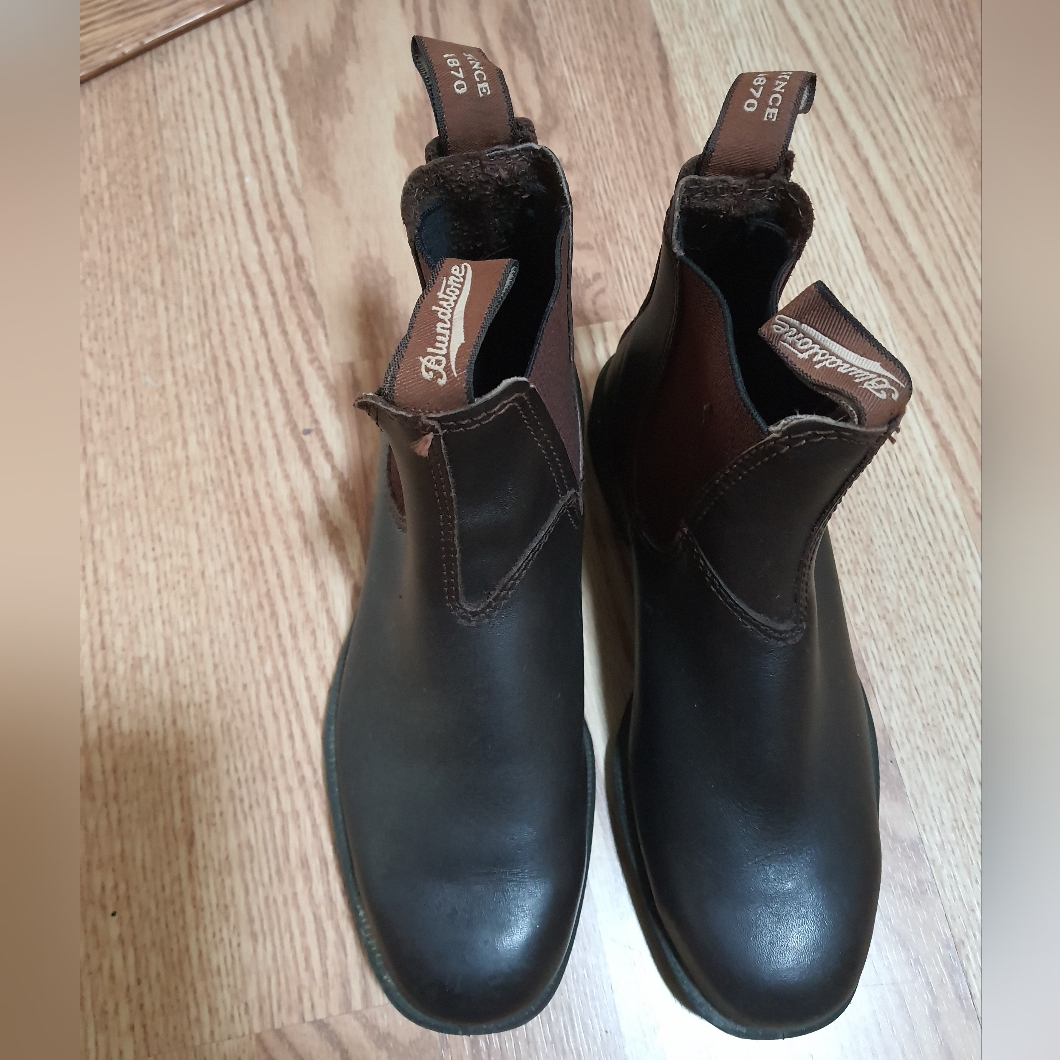 Blundstone Chelsea Slipon Boots
